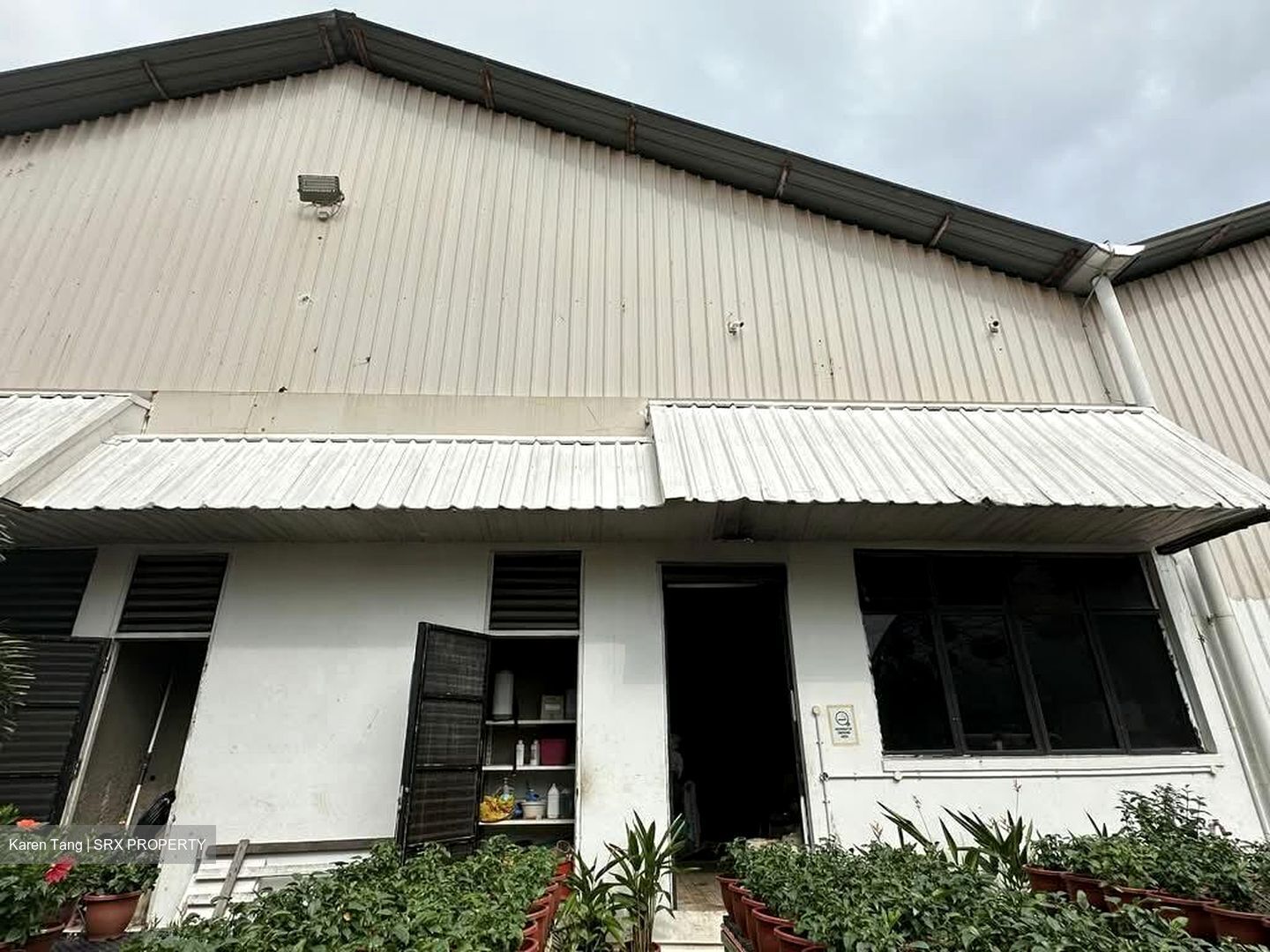 Upper Boon Keng Road (D14), Warehouse #560731011